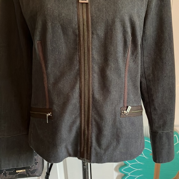 Fabulous dark gray jacket with brown zipper detail around collar and down front - Picture 3 of 16